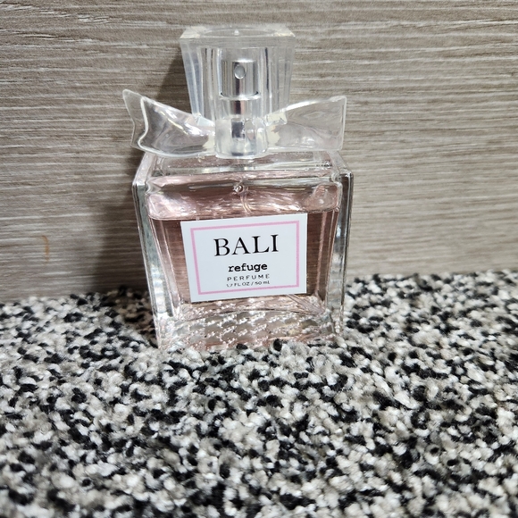 Bali Refuge Charlotte Russe, Bow Top, Perfume Spray Bottle 1.7 fl Oz‎ *90% FULL* - Picture 1 of 5